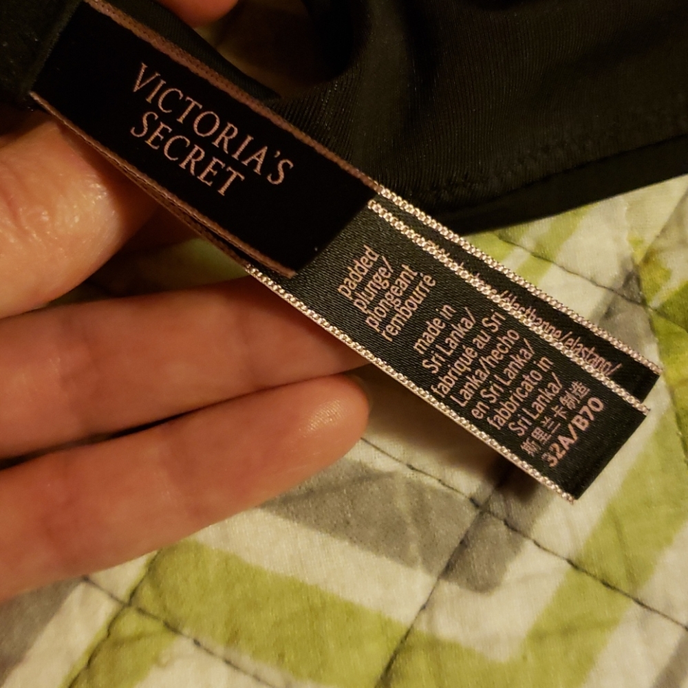 Black Victoria's secret padded plunge